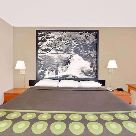 Super 8 By Wyndham Athens Motel Bagian luar foto